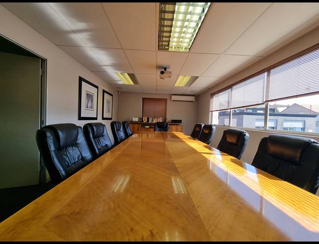 835M² OFFICE FOR SALE IN SUNNINGHILL